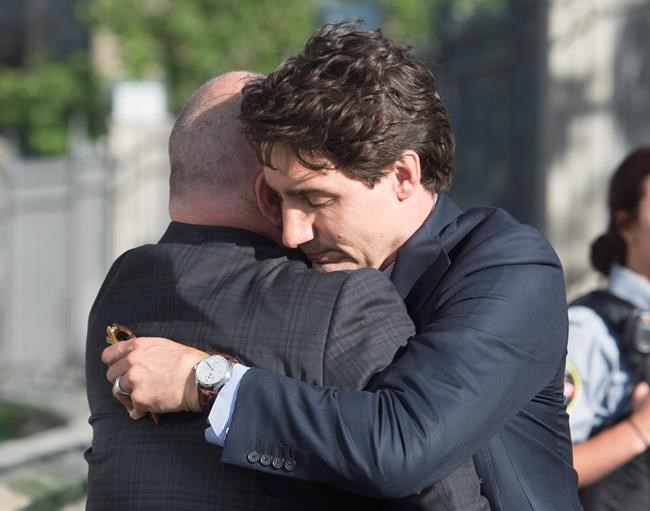 Trudeau, Obama exchange condolences over tragedy in Orlando, hostage death | iNFOnews.ca Trudeau, Obama exchange condolences over tragedy in Orlando, hostage death | iNFOnews.ca