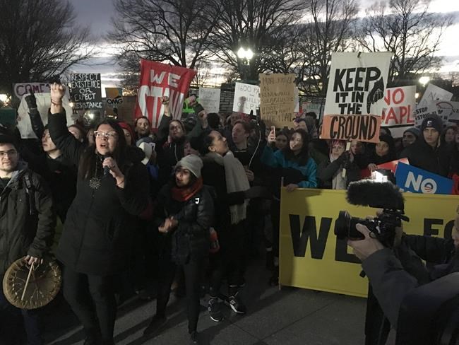 Keystone XL: Hundreds protest at White House, signalling upcoming pipeline fight | iNFOnews.ca