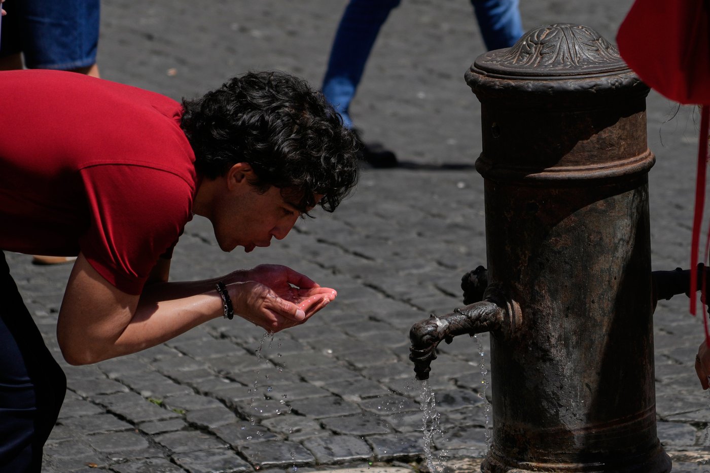 Exceptionally early heat wave shatters records and brings deaths in Europe | iNFOnews.ca Exceptionally early heat wave shatters records and brings deaths in Europe | iNFOnews.ca
