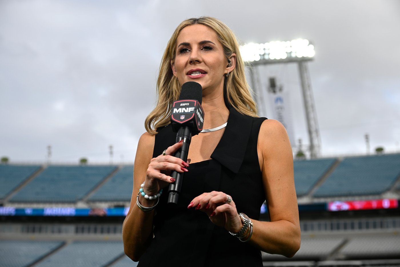 From sideline sprints to surprise interviews, ESPN's Laura Rutledge enjoys a hectic football season | iNFOnews.ca From sideline sprints to surprise interviews, ESPN's Laura Rutledge enjoys a hectic football season | iNFOnews.ca