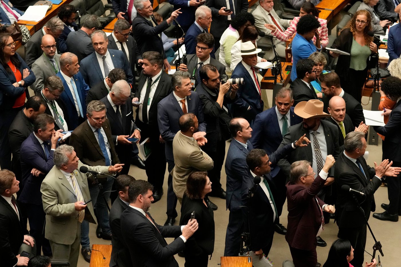 Bill that could reduce Brazilian ex-President Jair Bolsonaro's prison time advances in Congress | iNFOnews.ca