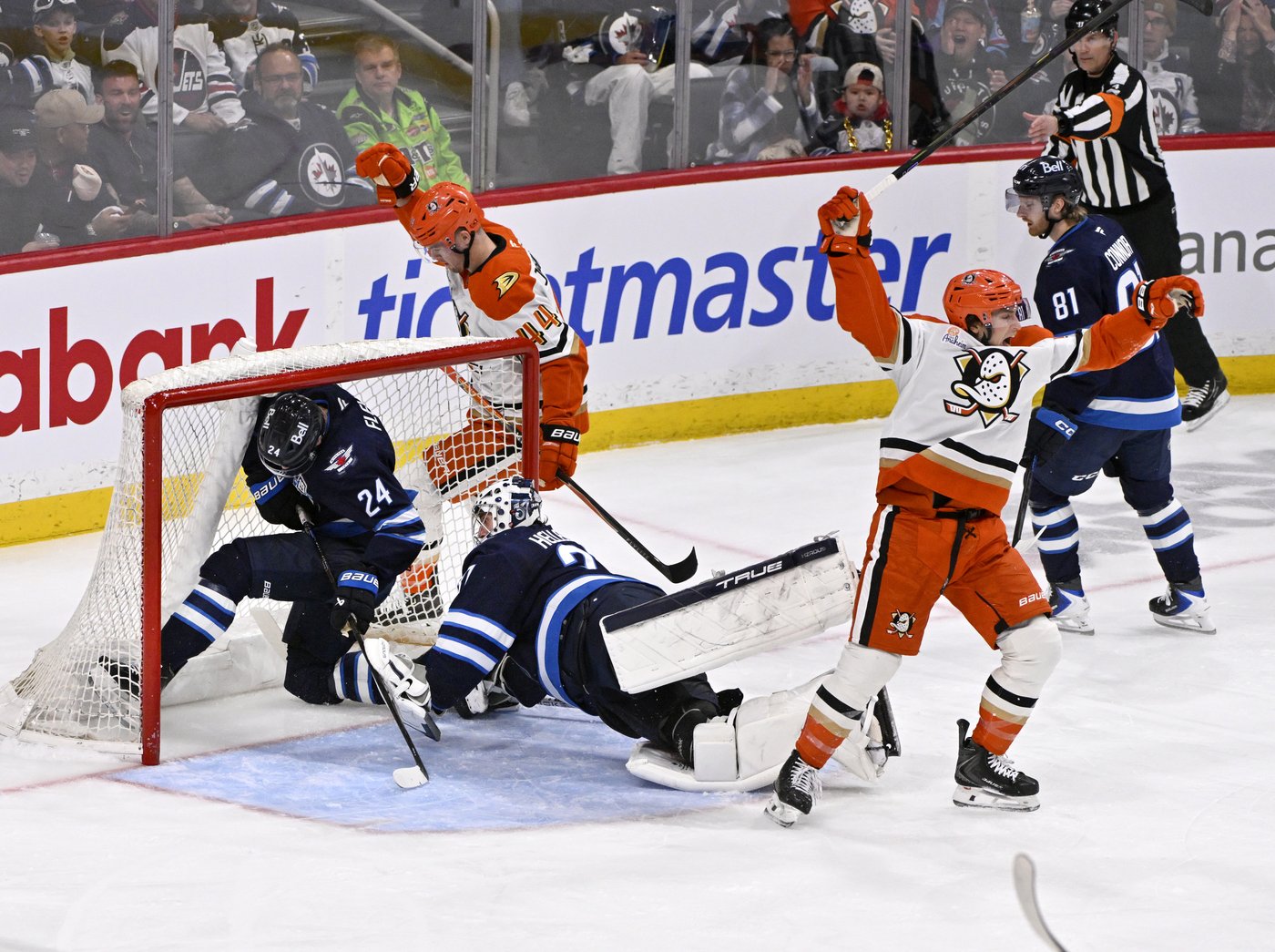 Ducks continue determined push for playoffs with solid 3-1 win over Jets | iNFOnews.ca