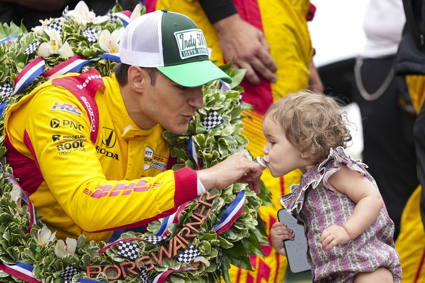 Pacers fans roar for new Indy 500 champ Alex Palou at Game 3 against Knicks | iNFOnews.ca