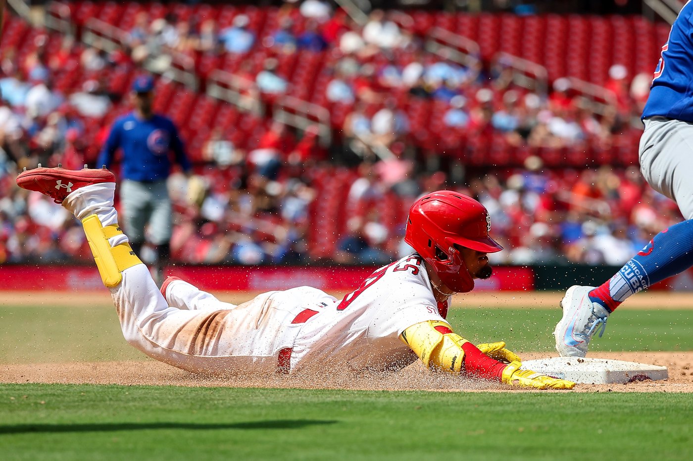 Bregman lifts Cubs to 4-2 victory over Cardinals in 10 innings. | iNFOnews.ca