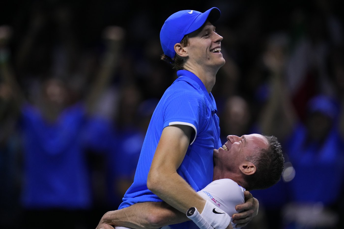 Jannik Sinner's 2024: 2 Slam Grand titles, a doping case and a Davis Cup title for Italy | iNFOnews.ca