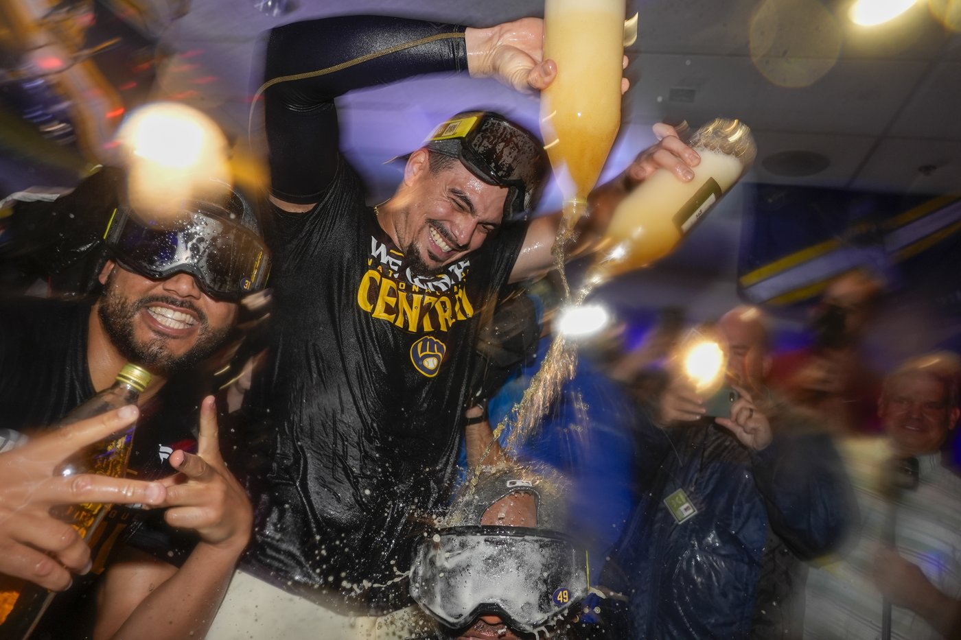Brewers outperform preseason expectations again to win 3rd NL Central title in 4 years | iNFOnews.ca
