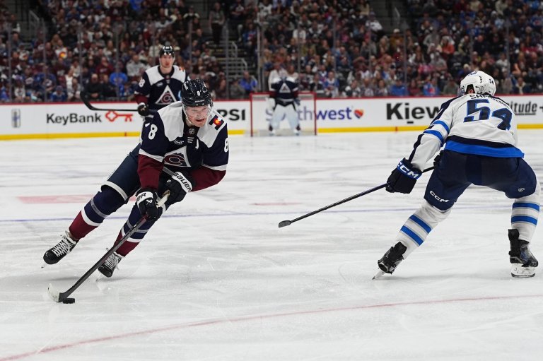 Avalanche defenseman Cale Makar expected to miss a few games with upper-body injury | iNFOnews.ca