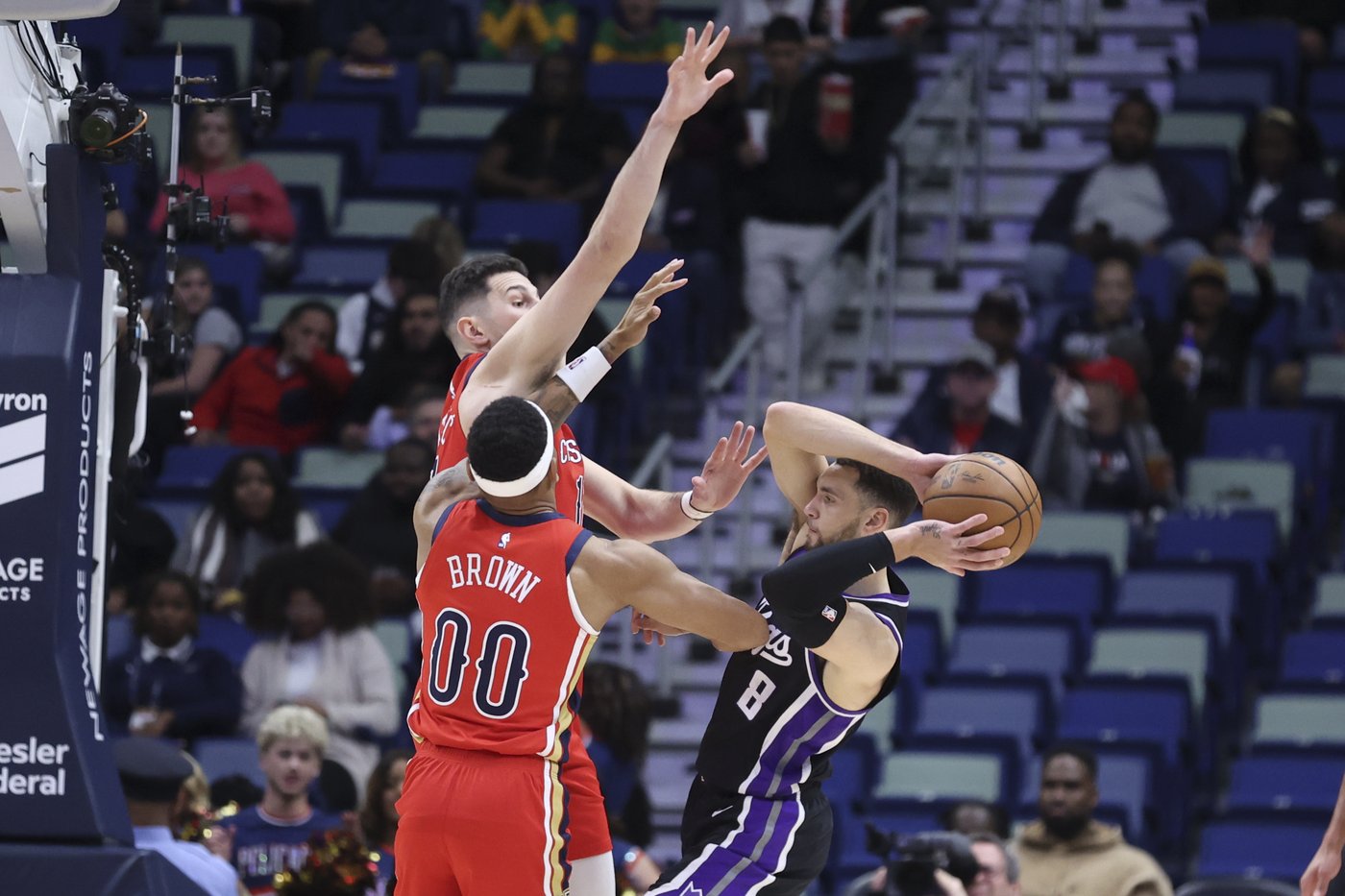 McCollum scores 43 points to lift Pelicans over the Kings 140-133 in overtime | iNFOnews.ca McCollum scores 43 points to lift Pelicans over the Kings 140-133 in overtime | iNFOnews.ca