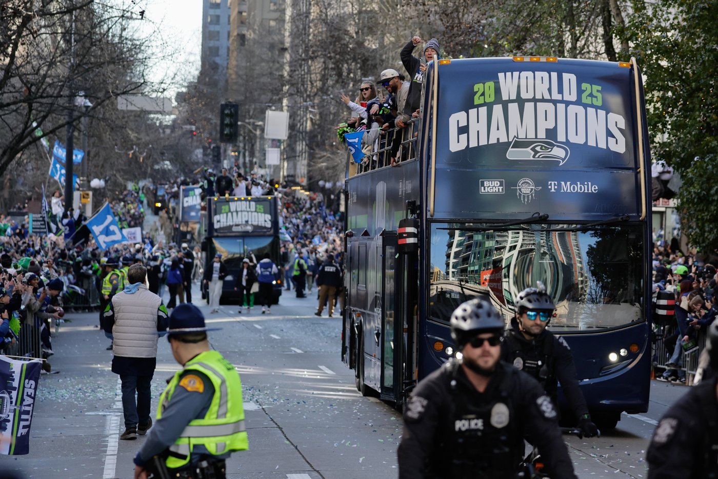 Khosla family agrees to purchase defending Super Bowl champion Seattle for $9.612B, AP source says | iNFOnews.ca Khosla family agrees to purchase defending Super Bowl champion Seattle for $9.612B, AP source says | iNFOnews.ca