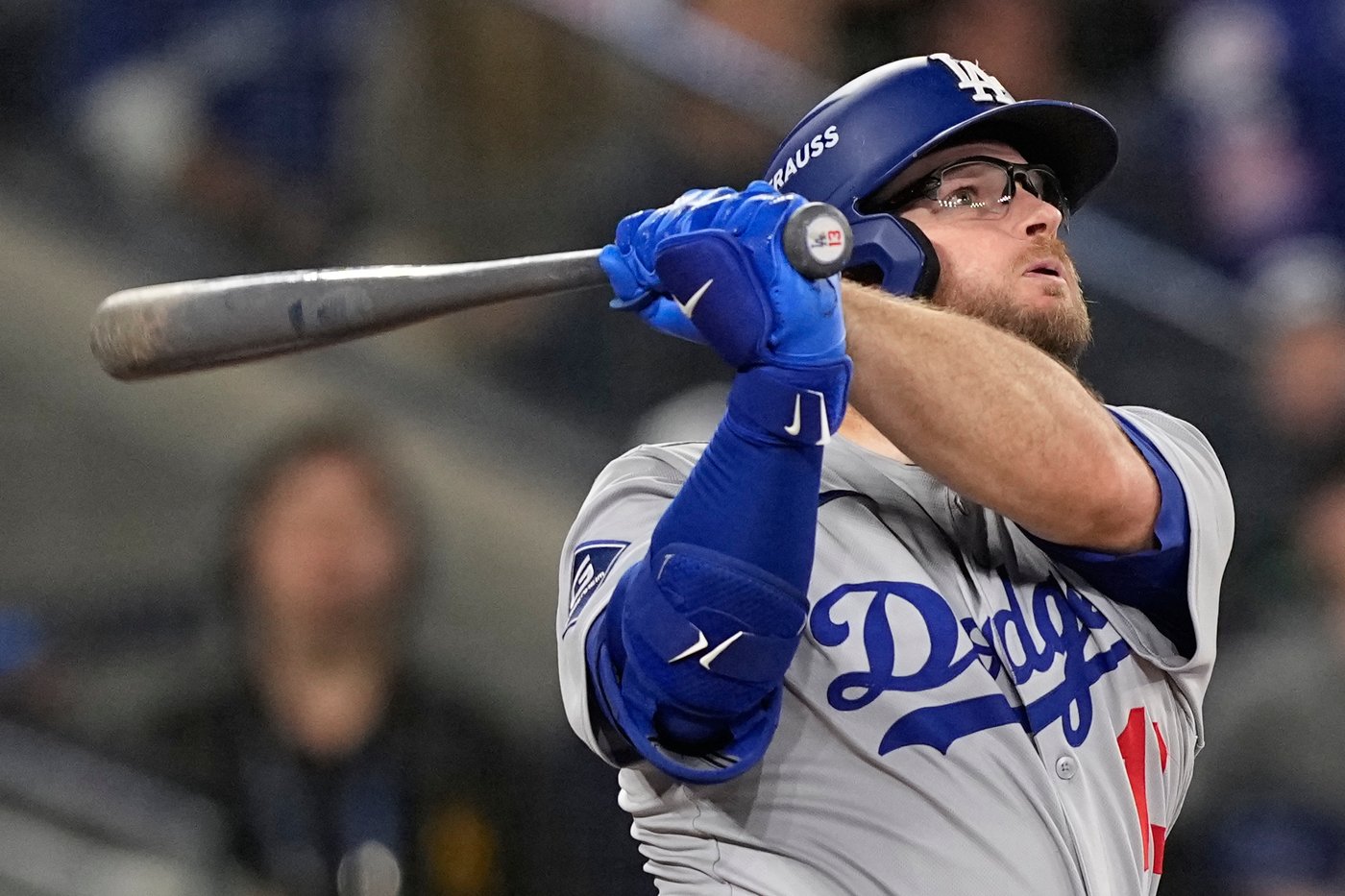 Dodgers agree to a 2027 deal with Max Muncy and bring back Kiké Hernández on a 1-year contract | iNFOnews.ca