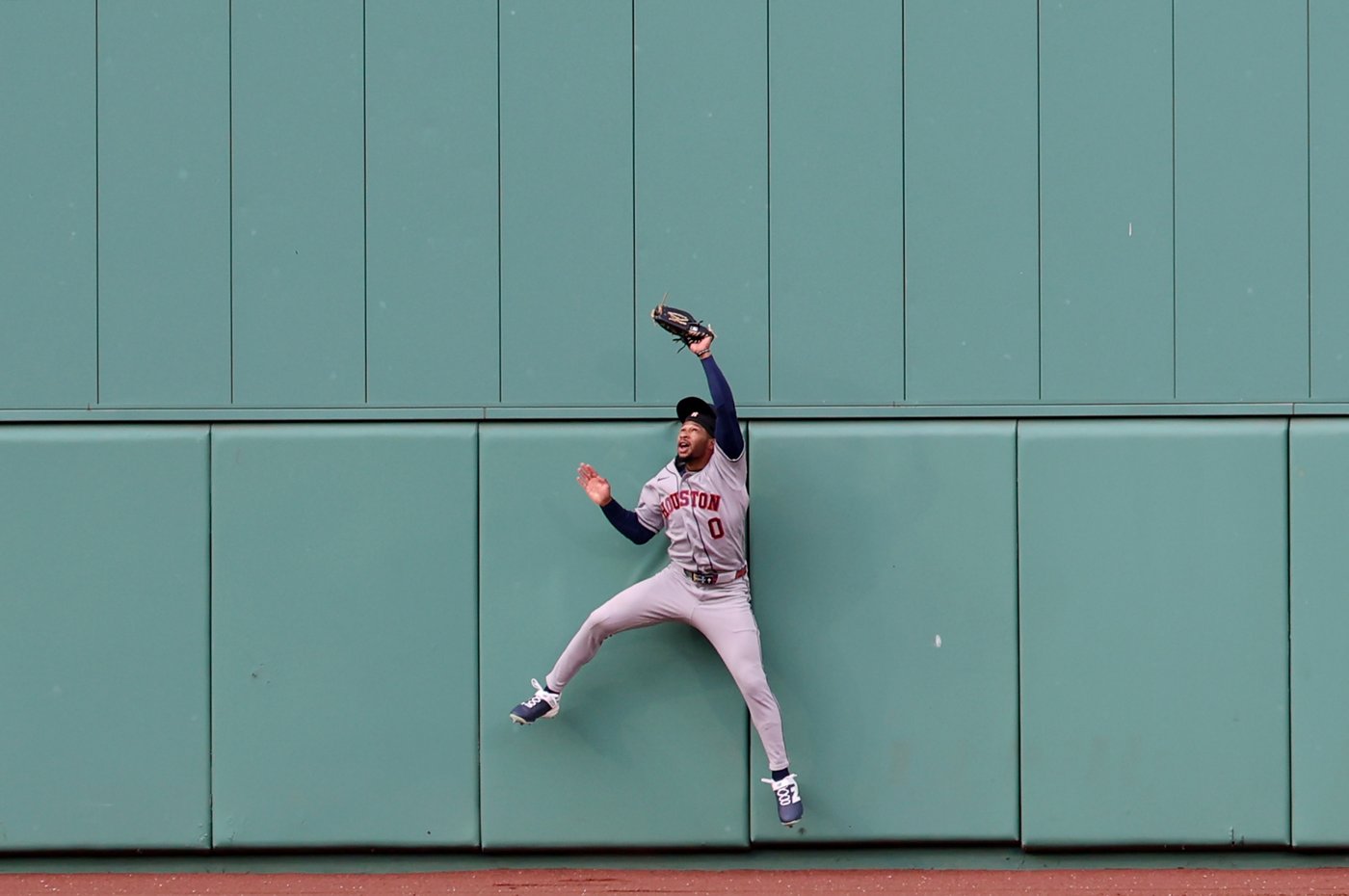 Brice Matthews hits 3-run HR, makes leaping catch in Astros' 6-3 win over Red Sox | iNFOnews.ca