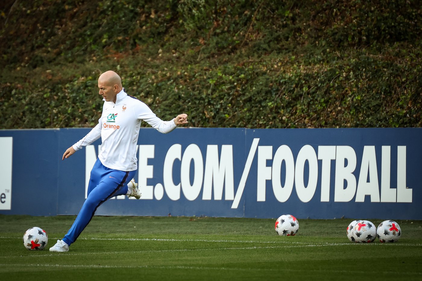 A dream debut for Esteban Lepaul as Zidane feeds him passes in France training | iNFOnews.ca A dream debut for Esteban Lepaul as Zidane feeds him passes in France training | iNFOnews.ca