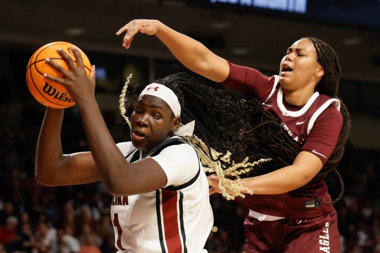 No. 3 South Carolina won't have leading rebounder Okot and reserve Makeer against Penn State | iNFOnews.ca