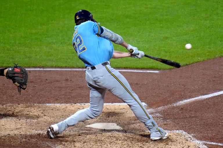 Christian Yelich's 2-run double rallies NL Central champion Brewers to 5-4 win over Pirates | iNFOnews.ca