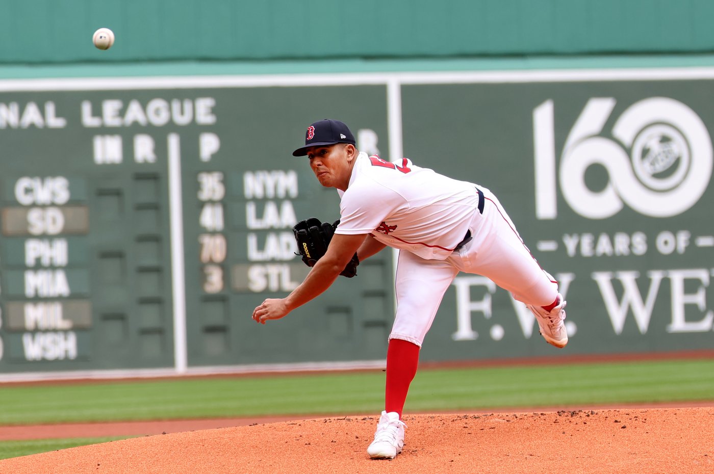 Red Sox starter Suárez leaves loss to Astros after 4 innings due to hamstring tightness | iNFOnews.ca Red Sox starter Suárez leaves loss to Astros after 4 innings due to hamstring tightness | iNFOnews.ca