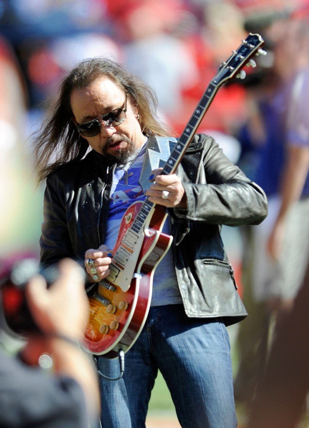 Gene Simmons, Paul Stanley, Pearl Jam mourn Kiss founding member Ace Frehley | iNFOnews.ca