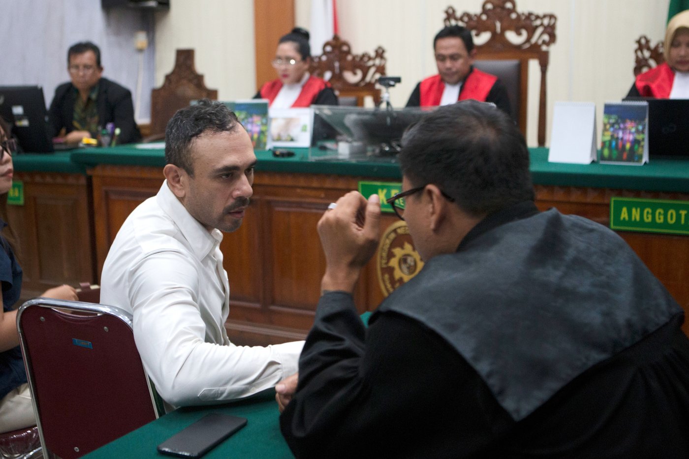 Indonesian court sentences an Australian to 12 years in prison for smuggling cocaine to Bali | iNFOnews.ca