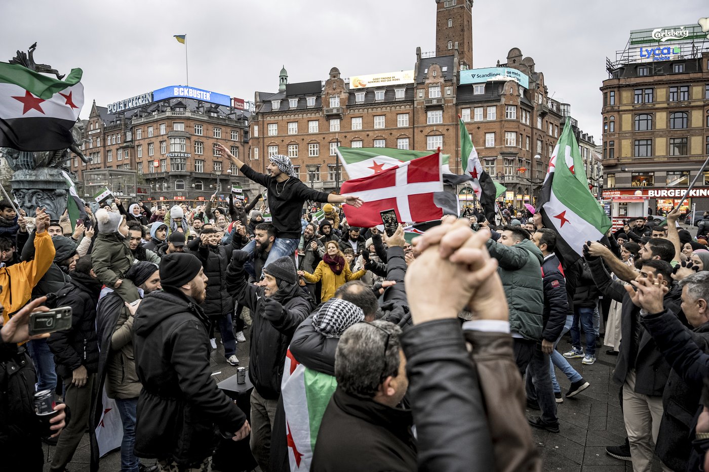 Global reaction to Assad's sudden ouster from Syria ranges from jubilation to alarm | iNFOnews.ca Global reaction to Assad's sudden ouster from Syria ranges from jubilation to alarm | iNFOnews.ca