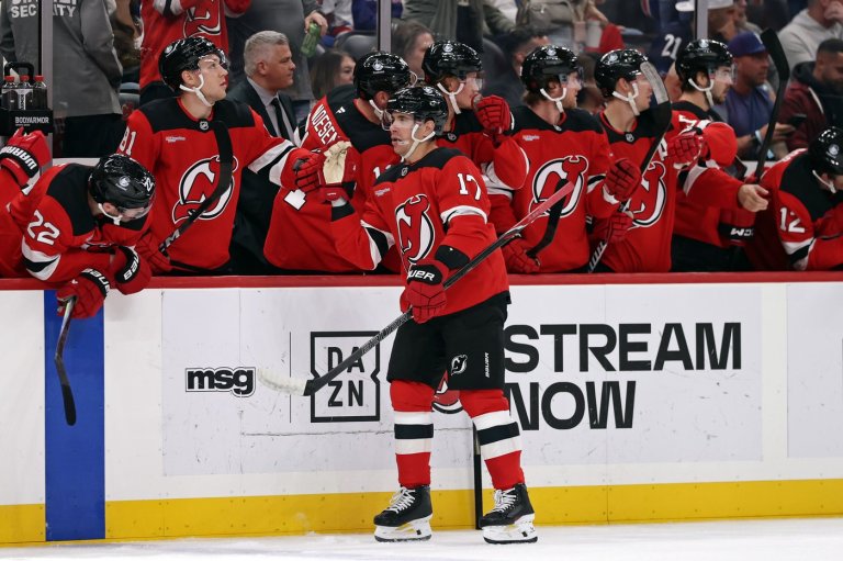 Devils score four goals in just over five minutes on the way to routing the Rangers 7-1 | iNFOnews.ca