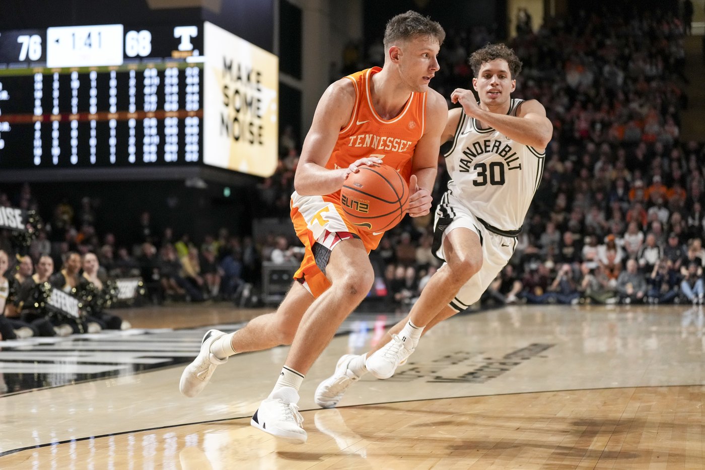 No. 1 Auburn faces No. 6 Tennessee in loaded week for SEC in AP Top 25 | iNFOnews.ca