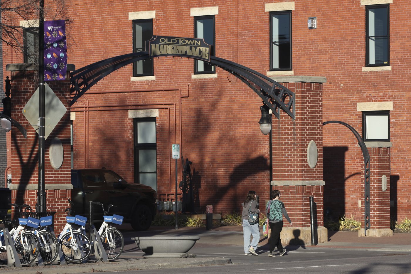 A deadly flight out of Wichita has one of America's most historic aviation cities reeling | iNFOnews.ca