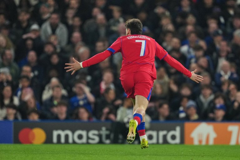 PSG's Kvaratskhelia and Barcola punish Chelsea again in Champions League | iNFOnews.ca