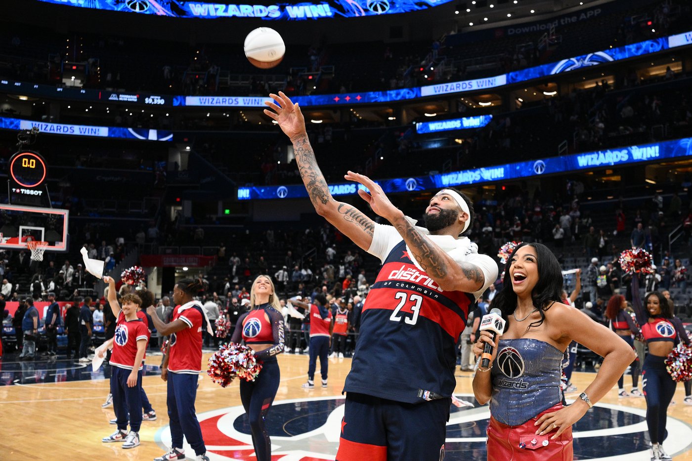 Anthony Davis already receiving 'MVP' chants in Washington. He scored 34 points in debut for Wizards | iNFOnews.ca