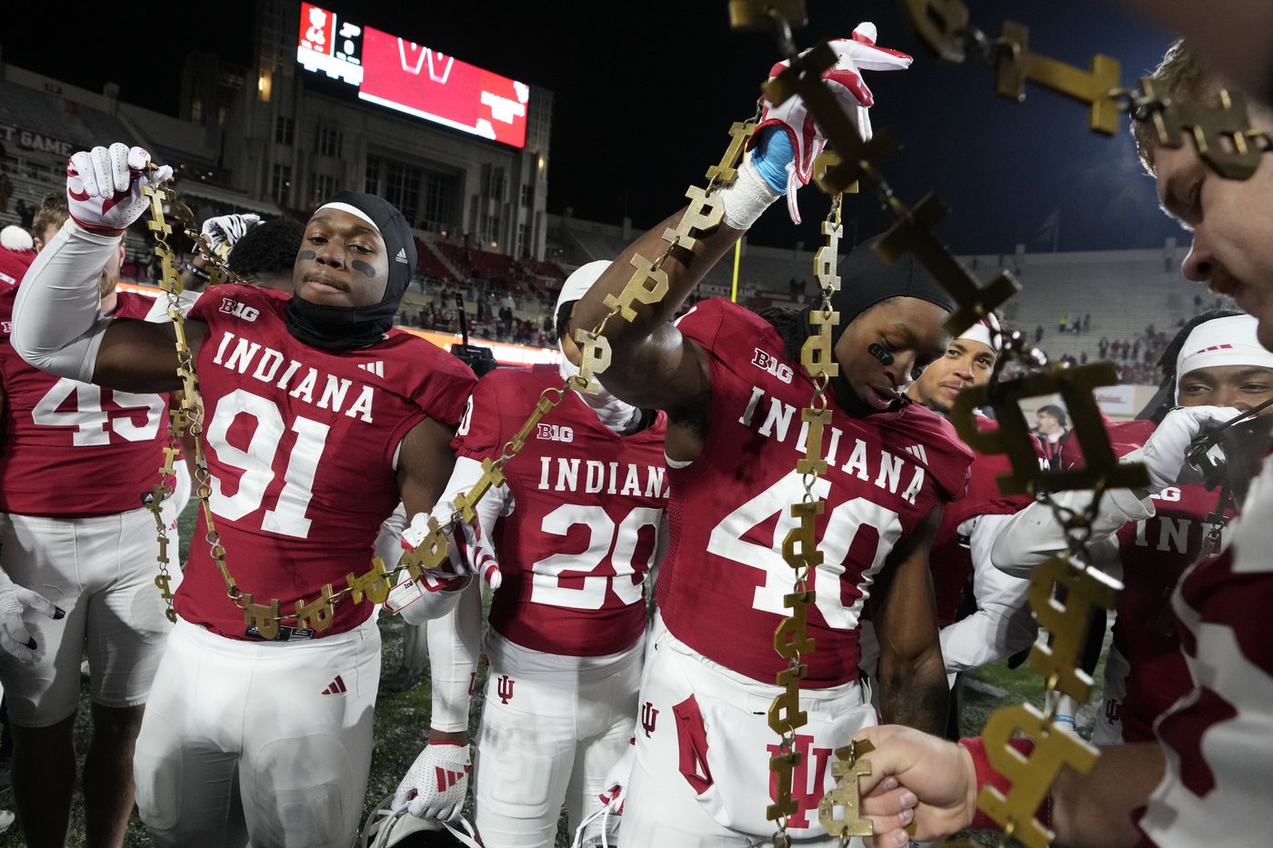 No. 9 Indiana delivers emphatic message to playoff committee with another historic rout | iNFOnews.ca