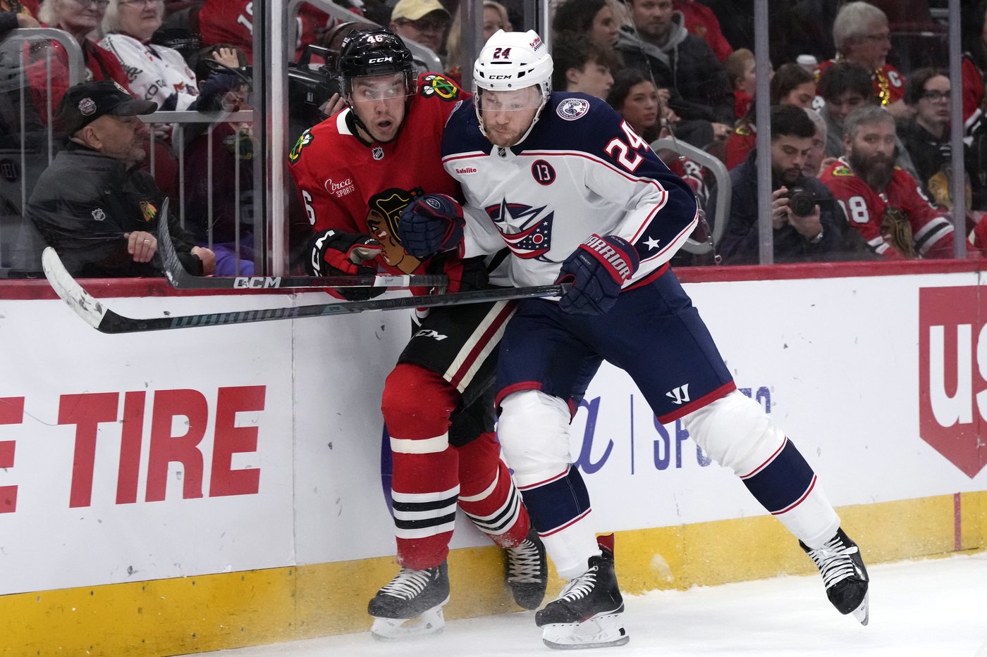 Monahan with goal and assist, Blue Jackets extend points streak to 6 with 6-3 win over Blackhawks | iNFOnews.ca