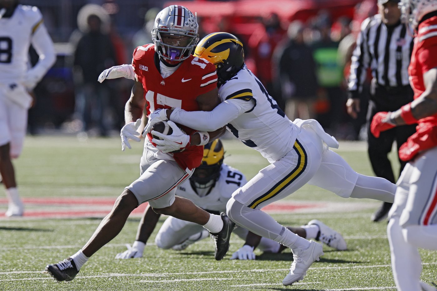 Michigan, Ohio State players brawl after Wolverines beat No. 2 Buckeyes. Police use pepper spray | iNFOnews.ca Michigan, Ohio State players brawl after Wolverines beat No. 2 Buckeyes. Police use pepper spray | iNFOnews.ca