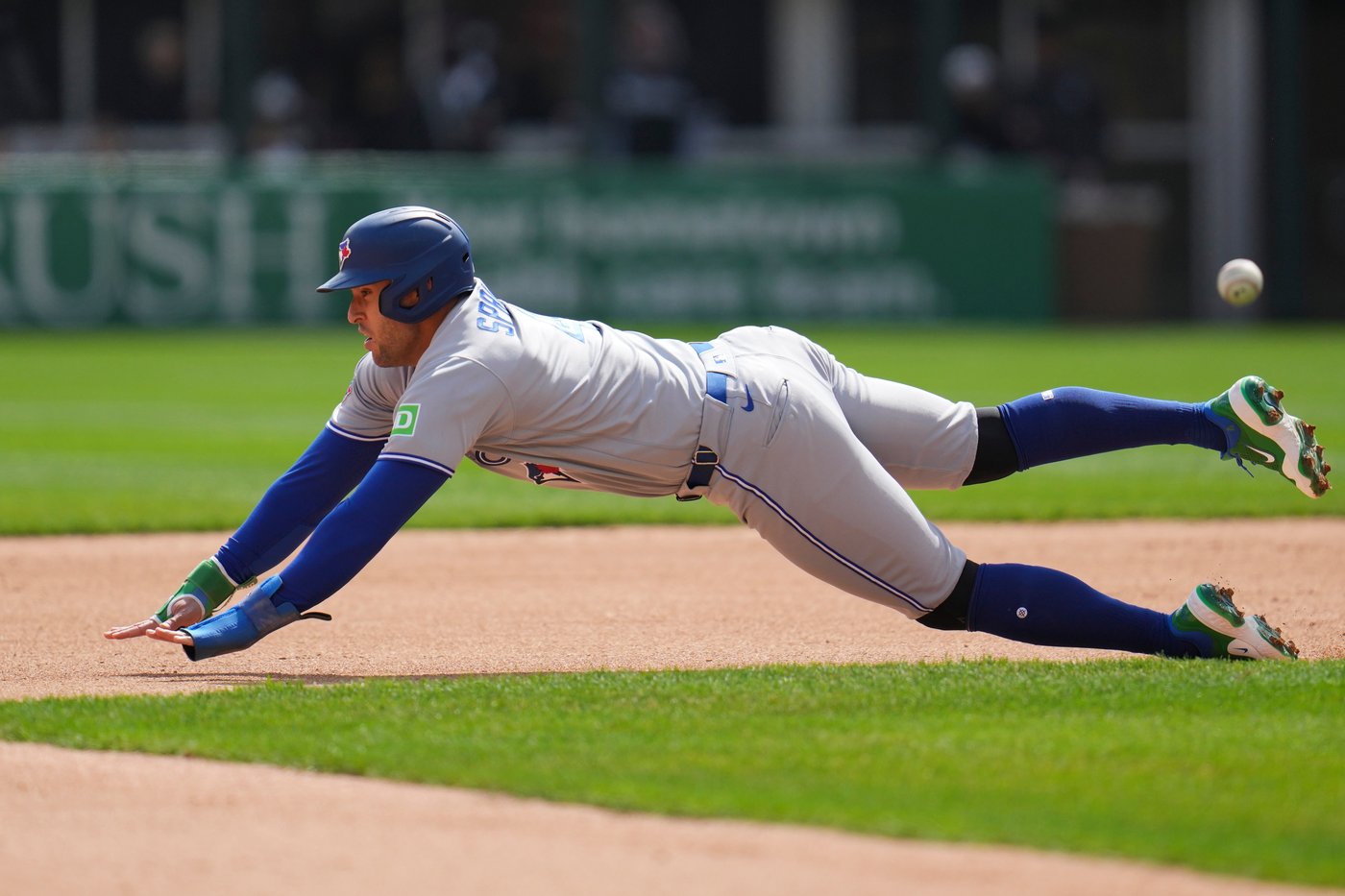 Blue Jays DH George Springer leaves game because of fractured left big toe | iNFOnews.ca