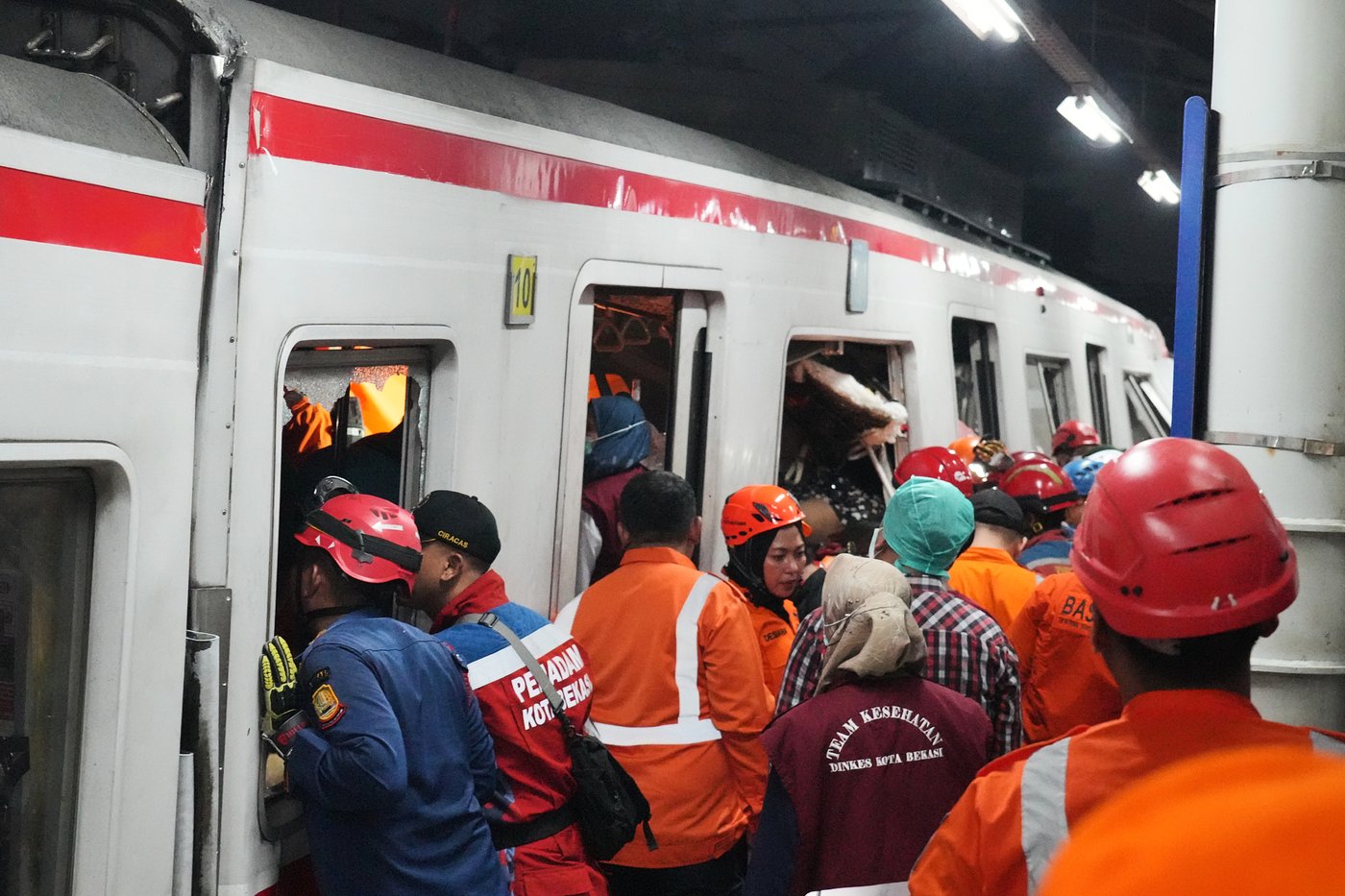 Trains collide near Indonesia's capital, killing at least 4 people | iNwheels Trains collide near Indonesia's capital, killing at least 4 people | iNwheels