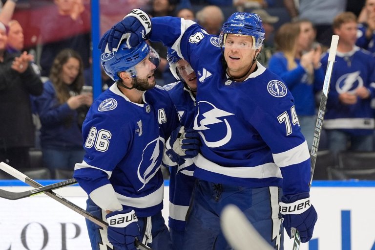 Carlson scores twice to help the Lightning beat the Wild 3-2 | iNFOnews.ca