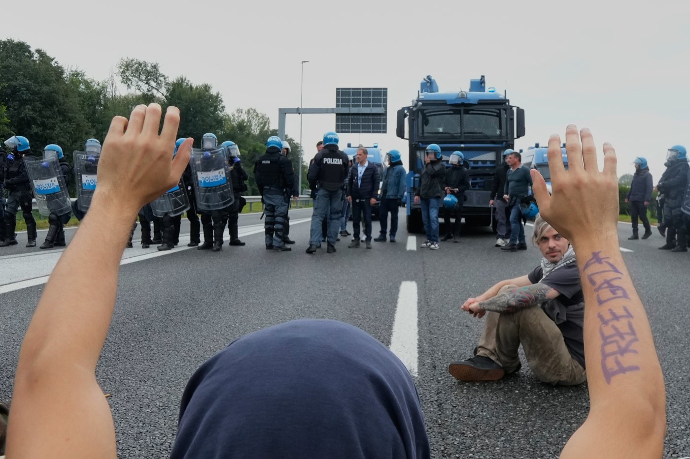 Photos show widespread protests after Israeli forces intercept Gaza-bound flotilla | iNFOnews.ca