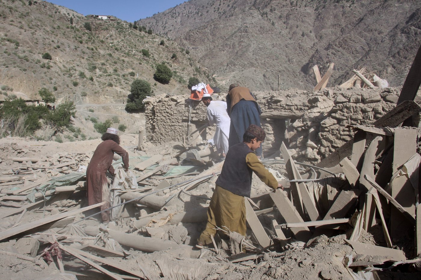 Deadly Pakistani airstrikes in Afghanistan end a month of calm | iNFOnews.ca Deadly Pakistani airstrikes in Afghanistan end a month of calm | iNFOnews.ca
