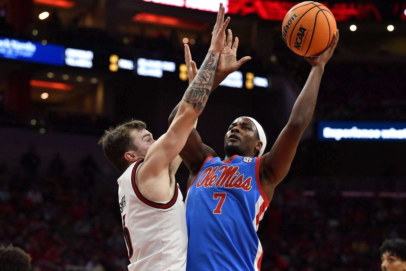 Davis scores 20, Pedulla adds 16 as No. 23 Ole Miss beats Louisville 86-63 in SEC/ACC Challenge | iNFOnews.ca