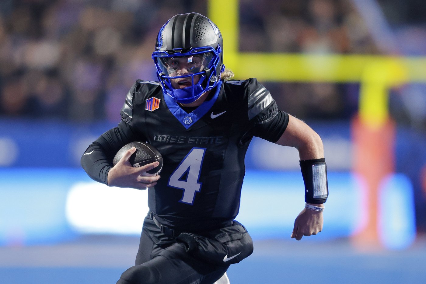 Ashton Jeanty runs for 209 yards and 3 TDs, No. 12 Boise State holds off Nevada 28-21 | iNFOnews.ca