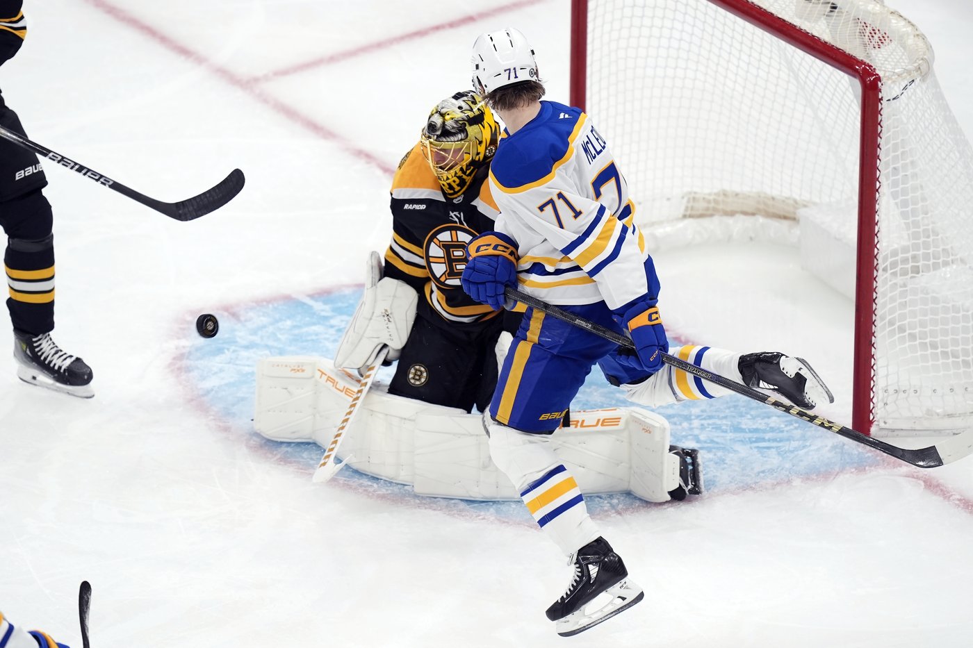 Morgan Geekie scores go-ahead goal as Bruins send Sabres to 13th straight loss with 3-1 win | iNFOnews.ca Morgan Geekie scores go-ahead goal as Bruins send Sabres to 13th straight loss with 3-1 win | iNFOnews.ca