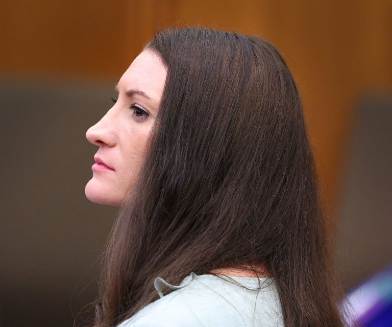 Mom and sister testify about Lindsay Clancy's declining mental state before she killed her children | iNFOnews.ca