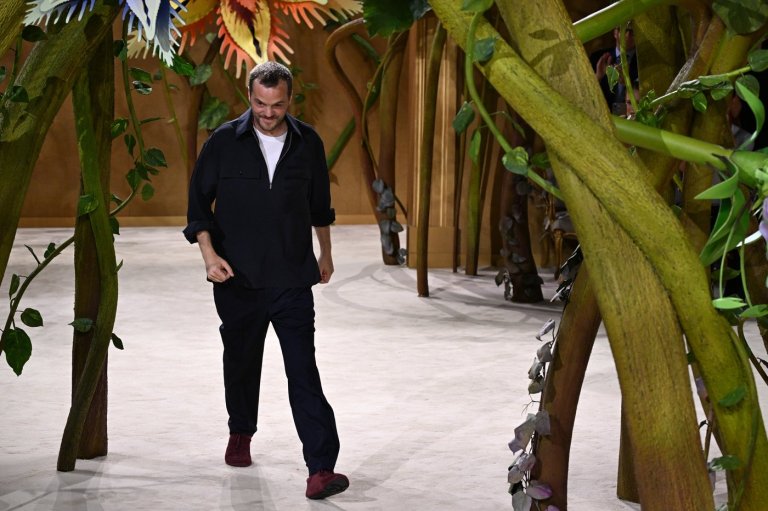Chanel turns the Grand Palais into a dark fairy tale for Matthieu Blazy’s 2nd couture show | iNFOnews.ca