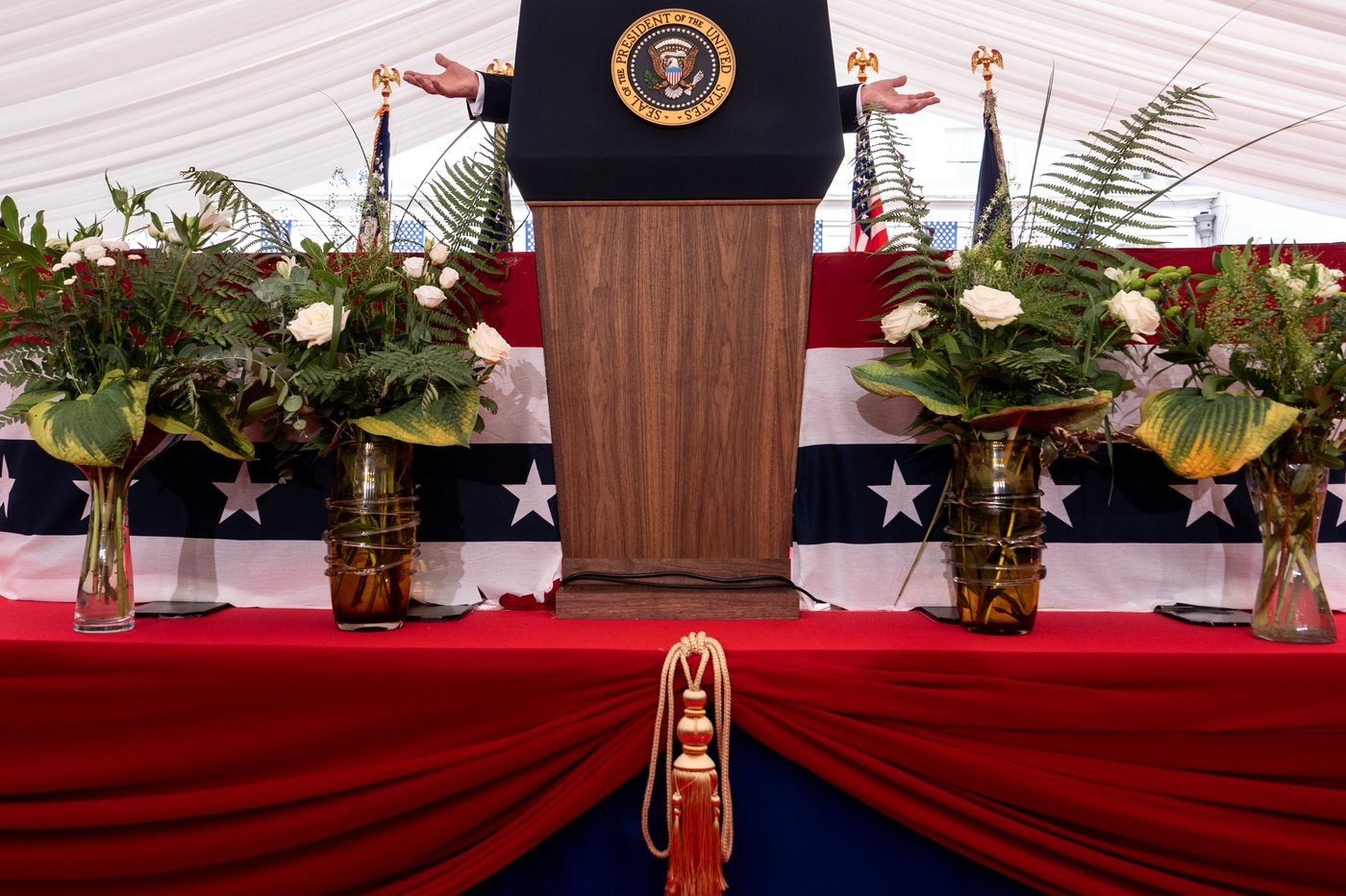 Photos show President Trump's visit to Ireland that combines work and pleasure | iNFOnews.ca