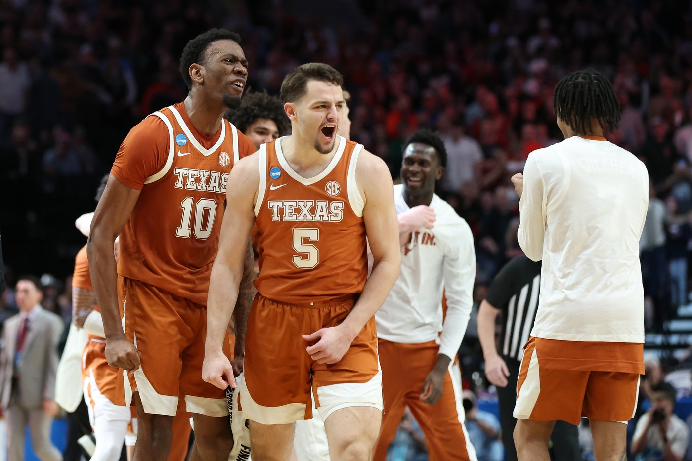 Texas goes from First Four to Sweet 16, beating Gonzaga 74-68 in March Madness | iNFOnews.ca Texas goes from First Four to Sweet 16, beating Gonzaga 74-68 in March Madness | iNFOnews.ca