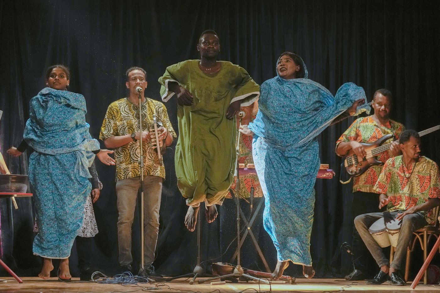 In music and dance, Sudanese performers transport refugee audiences back home | iNFOnews.ca