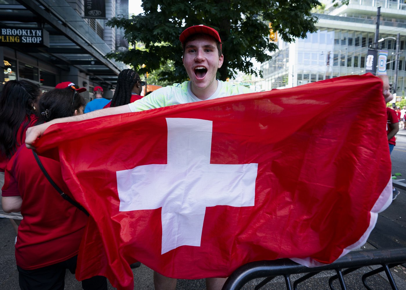 Red, white and blue: Canada fans taste defeat for first time at World Cup | iNFOnews.ca Red, white and blue: Canada fans taste defeat for first time at World Cup | iNFOnews.ca