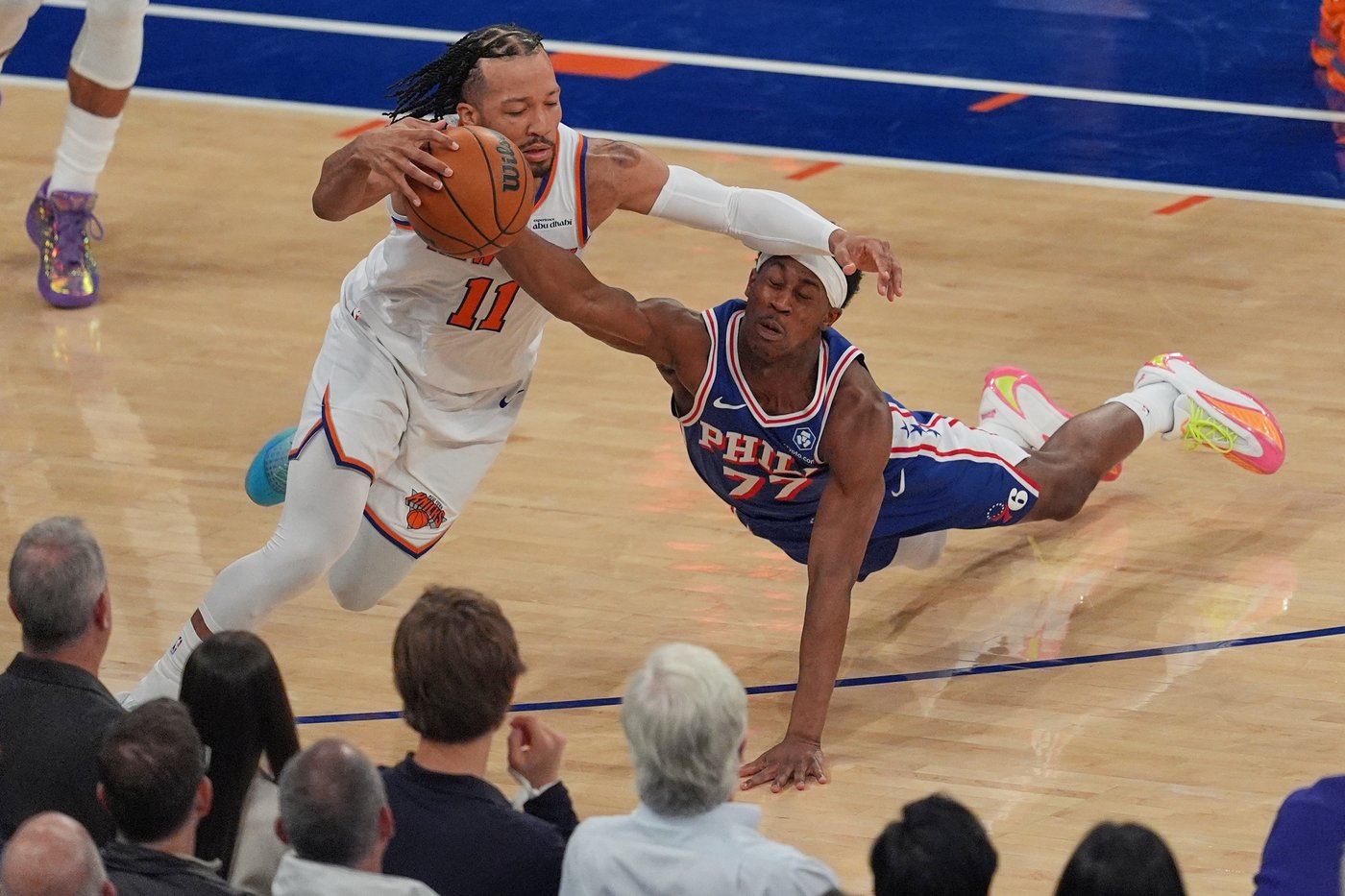Knicks crush the 76ers 137-98 to start the second round and keep up a historic postseason roll | iNFOnews.ca