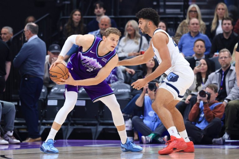 Jazz forwards Lauri Markkanen and Jaren Jackson, Jr. exit early with injuries against Grizzlies | iNFOnews.ca