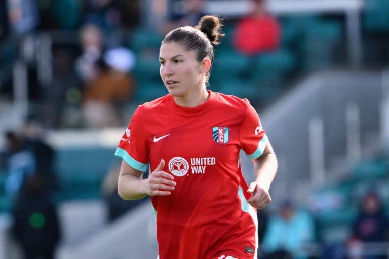 Gambone scores late goal in the Legacy's 2-1 victory over the Royals | iNFOnews.ca