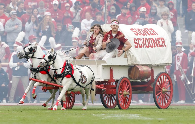 First Native woman drives Oklahoma's iconic Sooner Schooner | iNFOnews.ca
