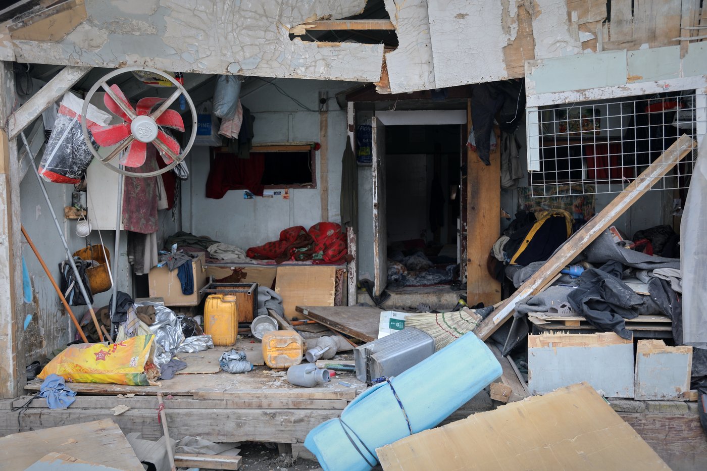 Rescue crews race through rubble after a deadly Kabul airstrike, in photos | iNFOnews.ca