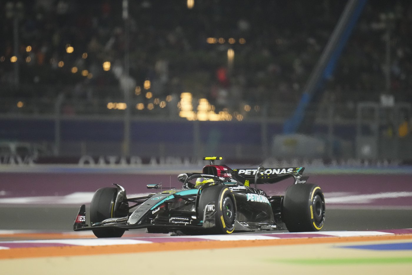 Penalties and a puncture leave Lewis Hamilton struggling again as his Mercedes exit nears | iNFOnews.ca